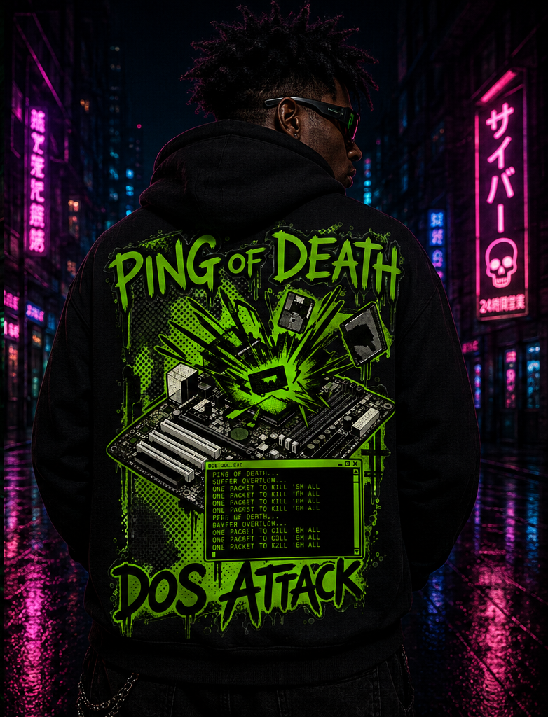 Modelo usando hoodie preto com estampa Ping of Death DoS Attack nas costas